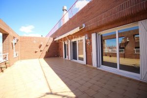 inmobiliaria pisos de lujo Valencia con terraza piscina pineda luxury